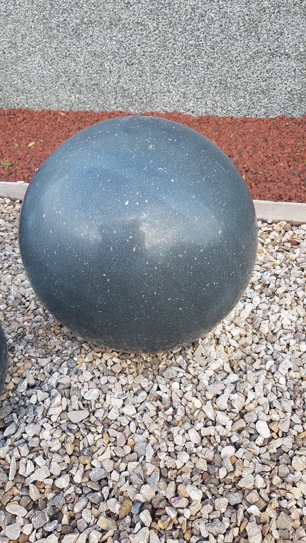 Boule granit polie (10) (Copier)