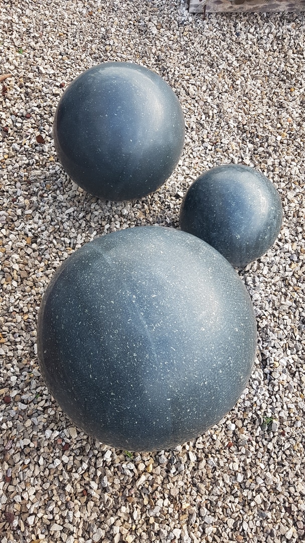 Boule granit polie (9) (Copier)